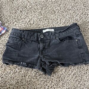 No Boundaries Black Denim Frayed Cutoff Shorts